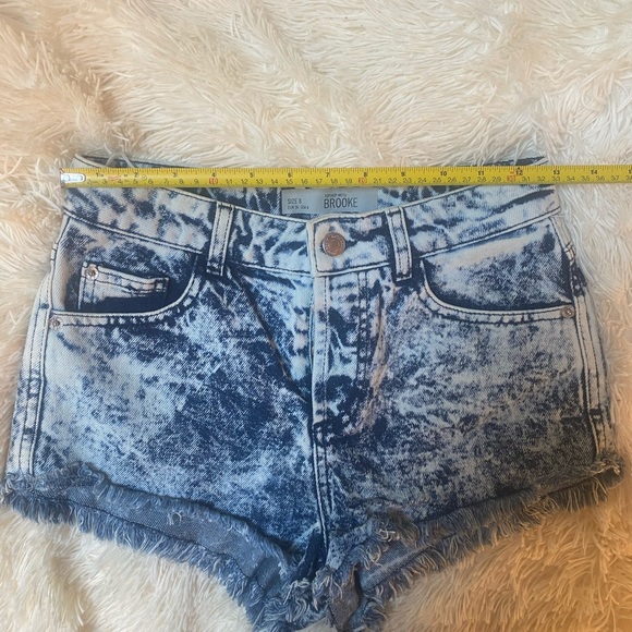 Topshop Moto “Brooke” Acid Wash Shorts - Picture 4 of 7
